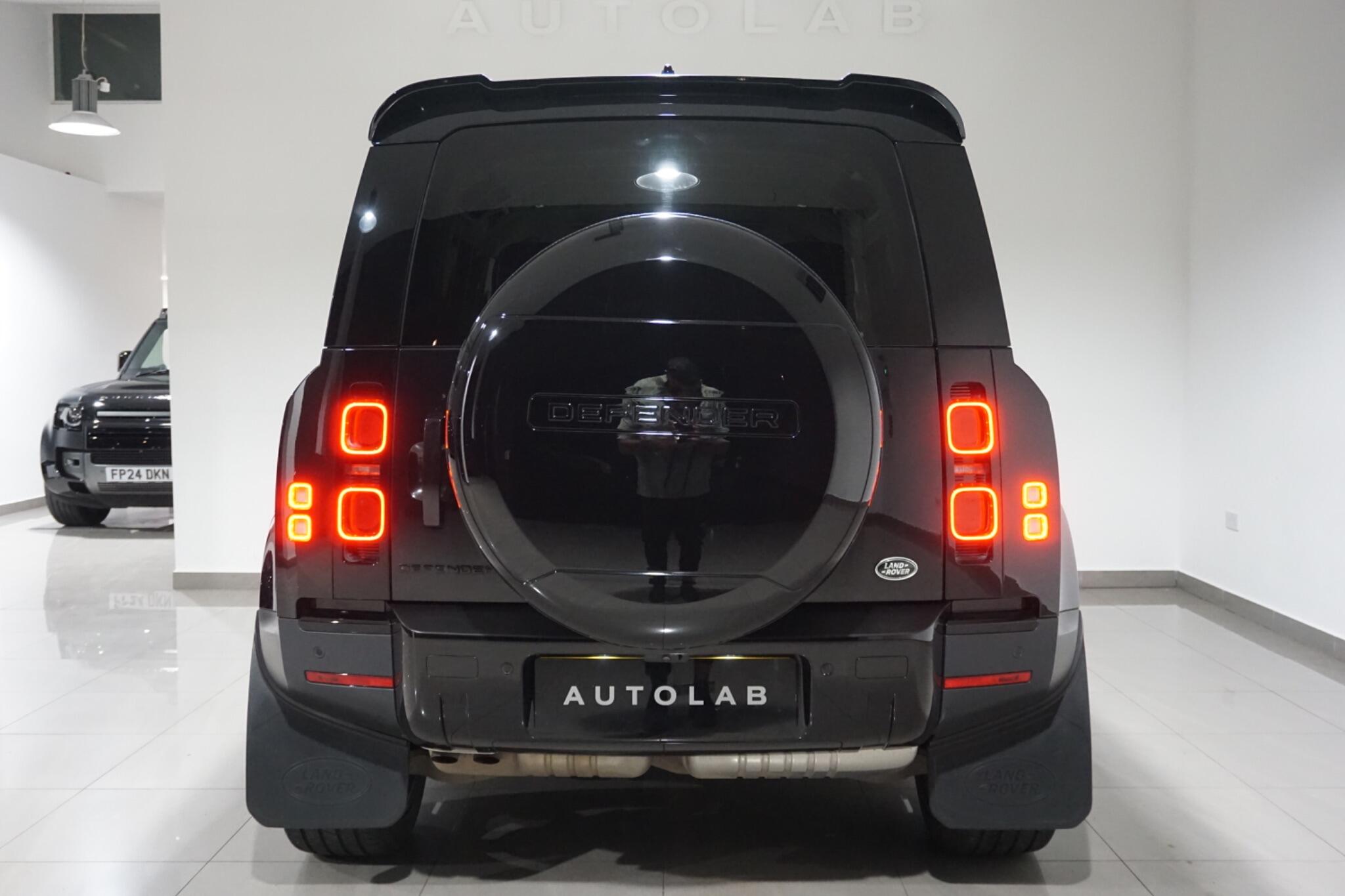 Land Rover Defender 110 3.0 D250 MHEV HSE Hard Top SUV 5dr Diesel Auto 4WD MWB Euro 6 (s/s) (250 ps)